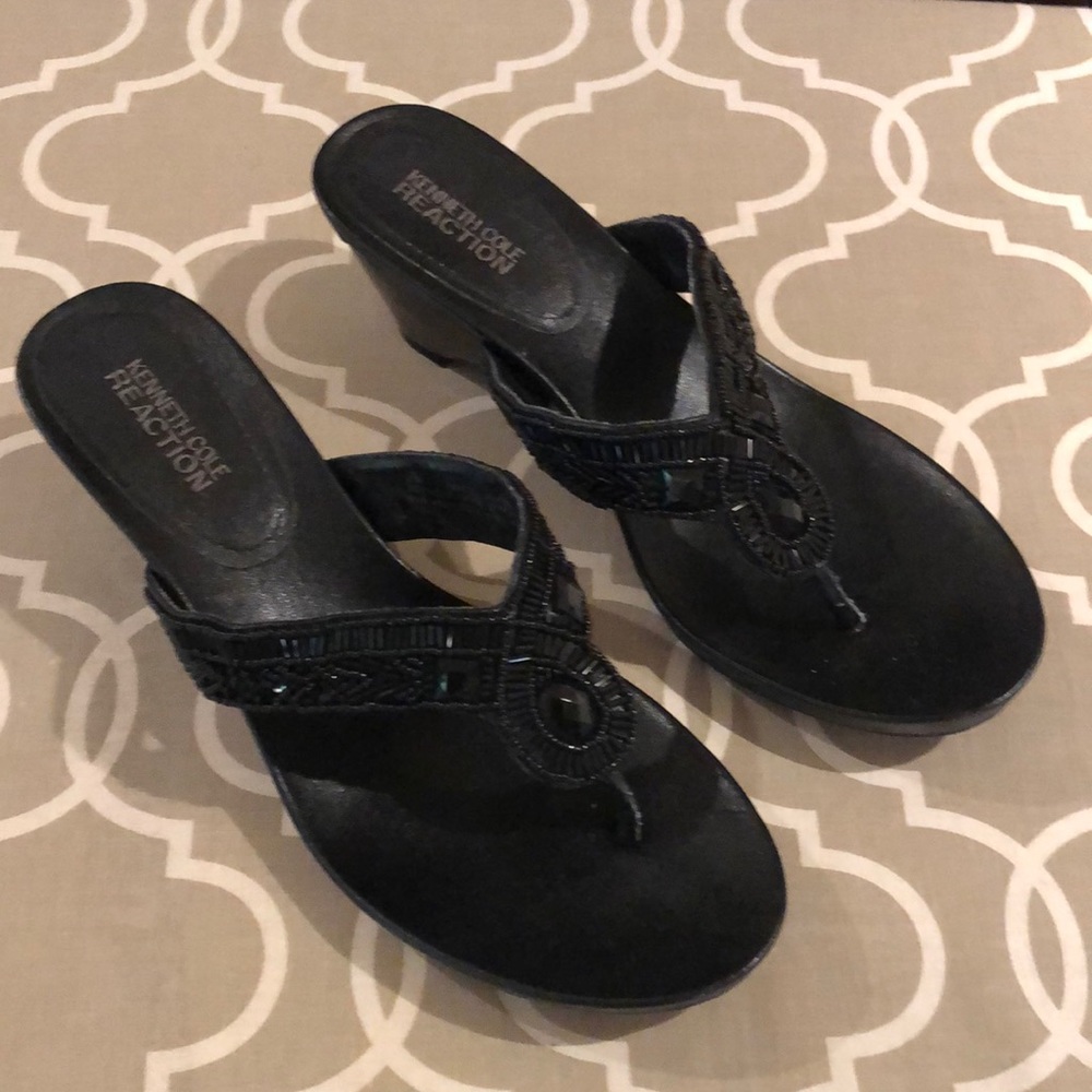 Kenneth Cole Reaction Black Beaded Wedge Sandal Size 7